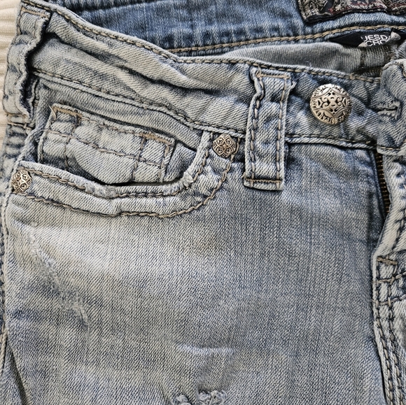 Silver Tuesday Cropped Distressed Light Blue Women's Jeans Size 27 - Picture 6 of 13